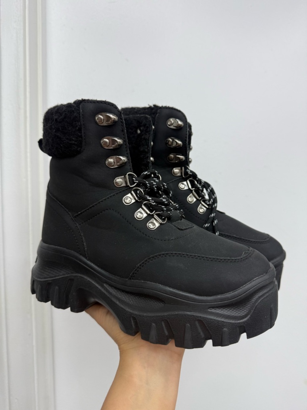 Black Platform Lace-Up Winter Boots